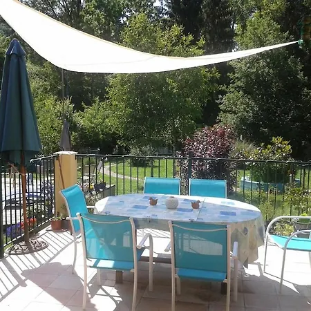 4 Bedroom With Private Pool Within 5 Minute Walk Into Villa Quillan