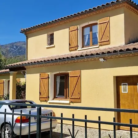 4 Bedroom With Private Pool Within 5 Minute Walk Into Quillan